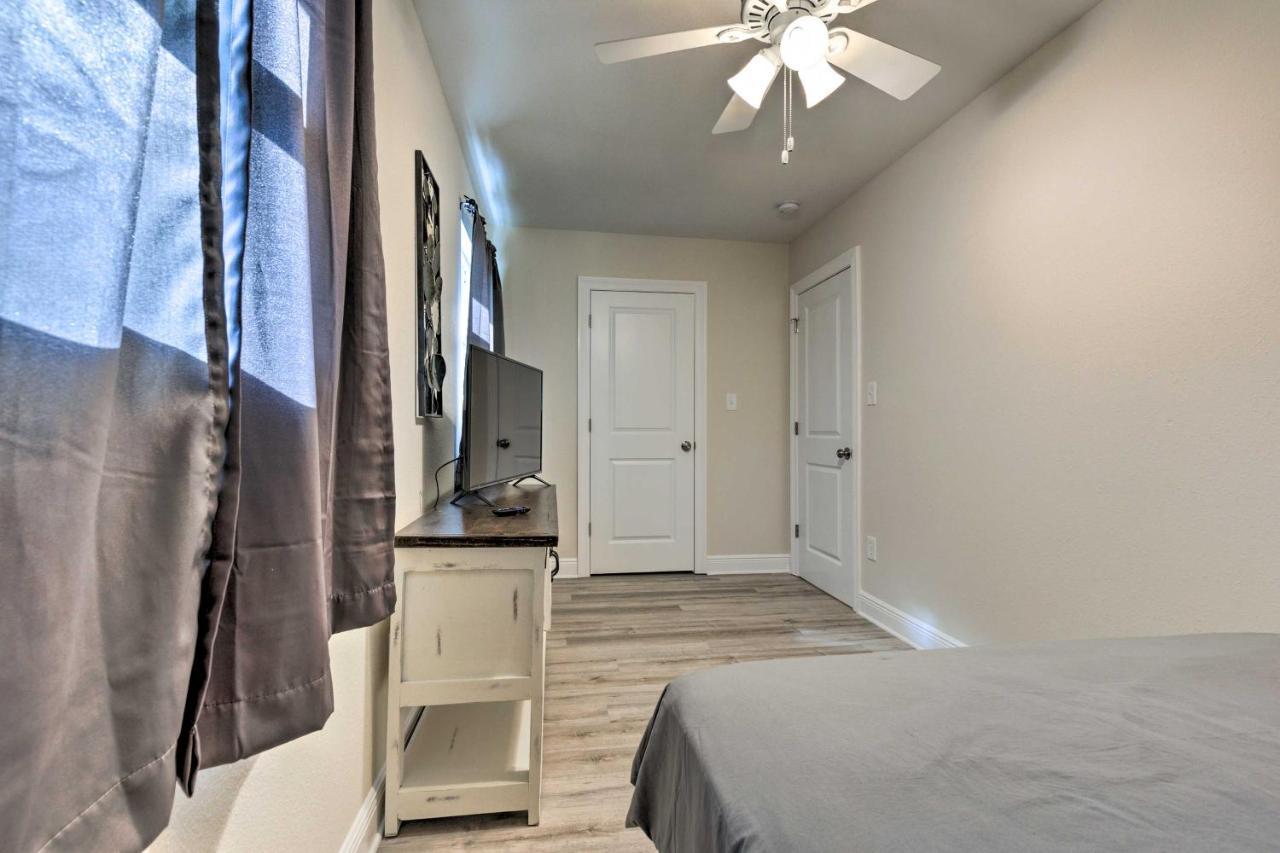 Spacious Gulfport Home With Yard 1 Mi To Beach Экстерьер фото