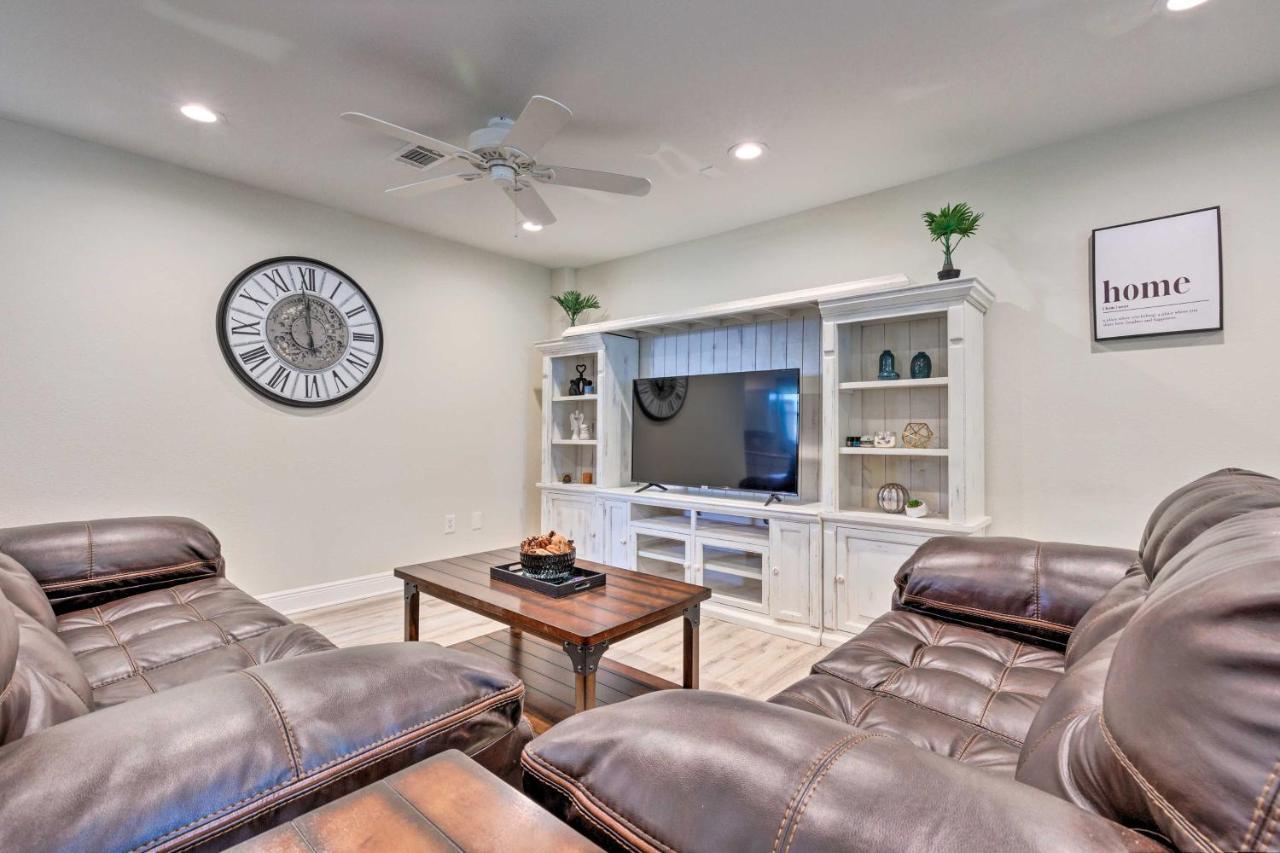 Spacious Gulfport Home With Yard 1 Mi To Beach Экстерьер фото